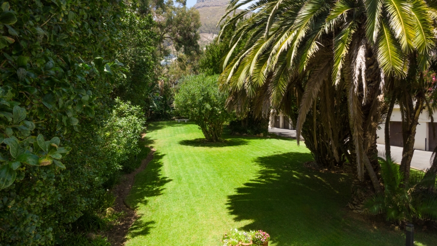3 Bedroom Property for Sale in Sea Point Western Cape
